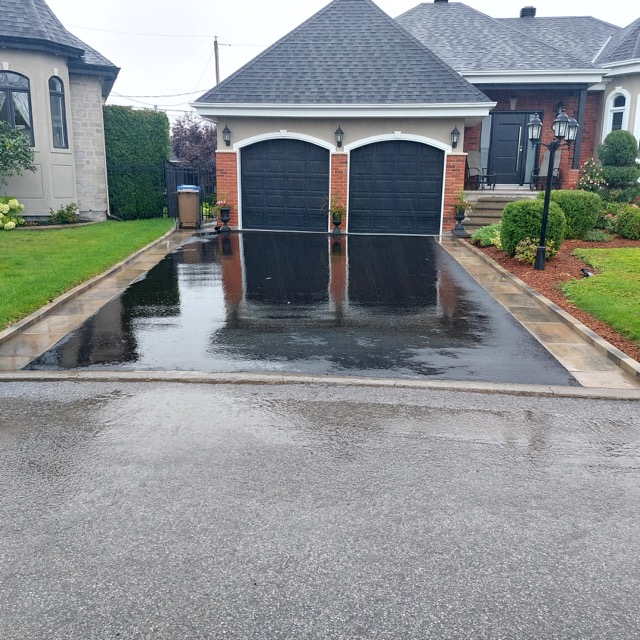 Mur de pierre extérieur pour jardin et aménagement paysager résidentiel
