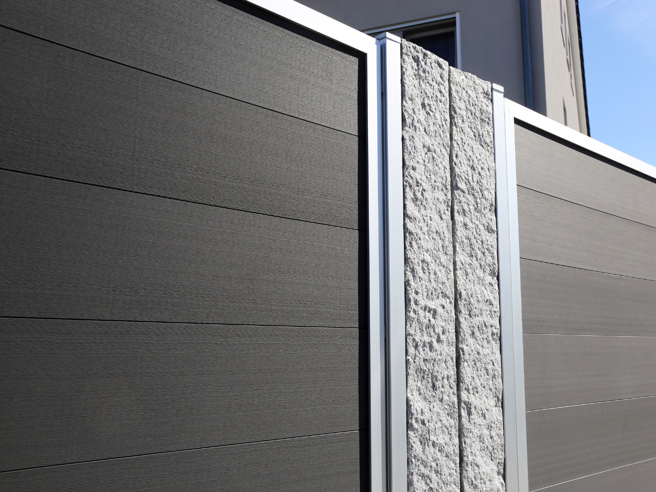 Entrée résidentielle en pavé uni durable et esthétique au Québec